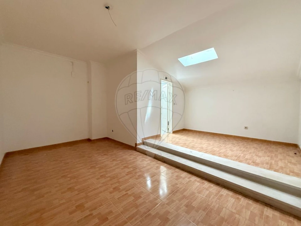 Moradia T2 para Venda em Dois Portos e Runa Foto 10