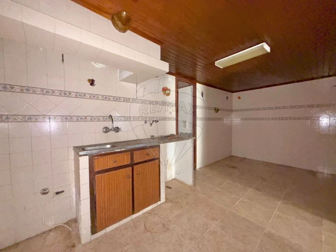 Moradia T2 para Venda em Dois Portos e Runa Foto 7