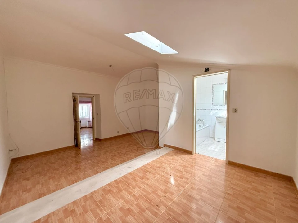 Moradia T2 para Venda em Dois Portos e Runa Foto 11