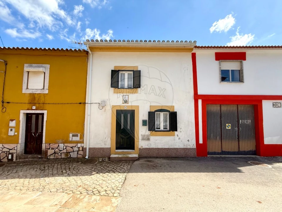 Moradia T2 para Venda em Dois Portos e Runa Foto 2