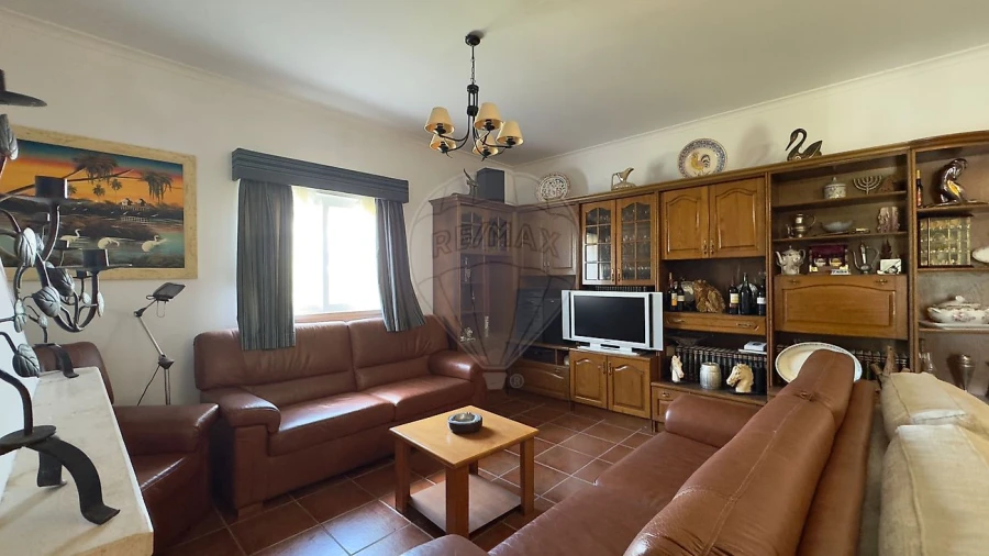 Moradia T2 para Venda em Branca Foto 8