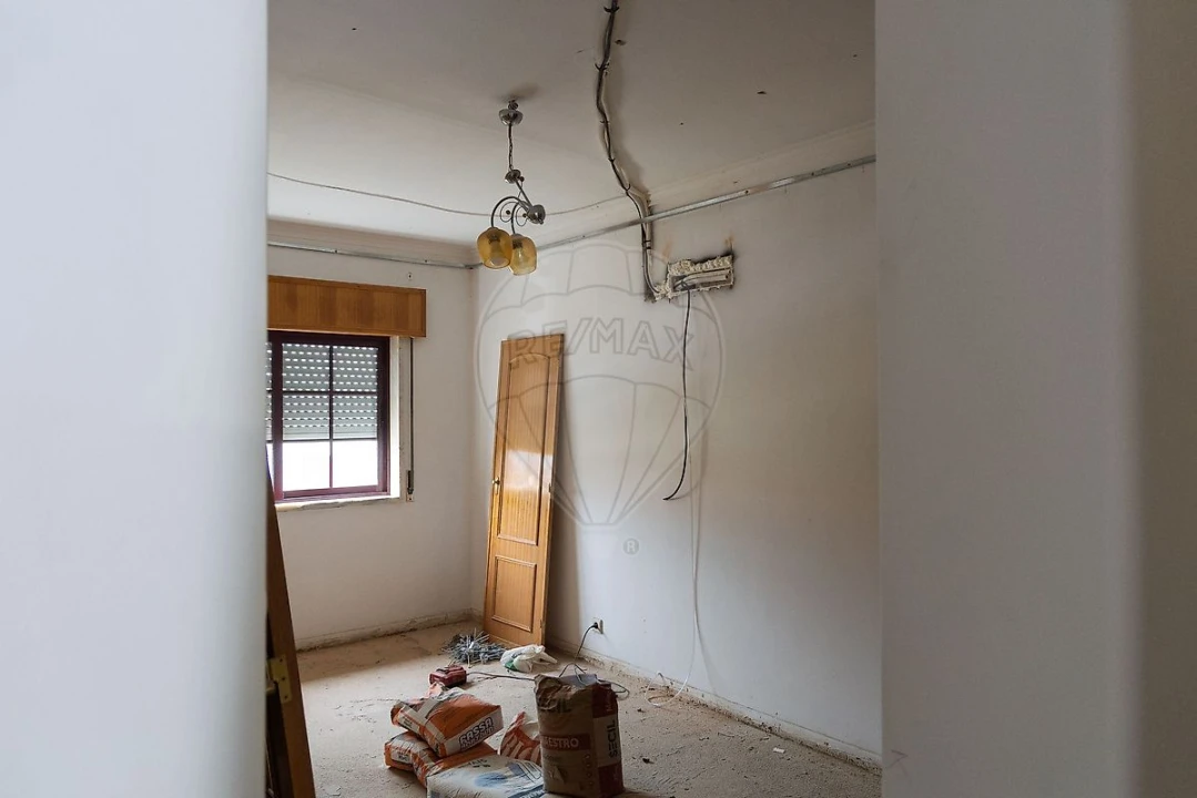 Apartamento T3 para Venda em Ramada e Caneças Foto 12