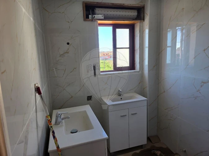 Apartamento T3 para Venda em Ramada e Caneças Foto 19