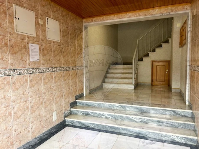 Apartamento T3 para Venda em Ramada e Caneças Foto 6