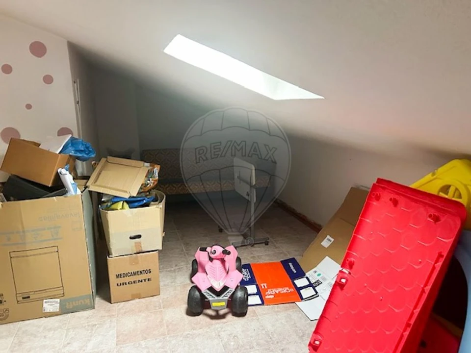 Apartamento T3 para Venda em Ramada e Caneças Foto 9