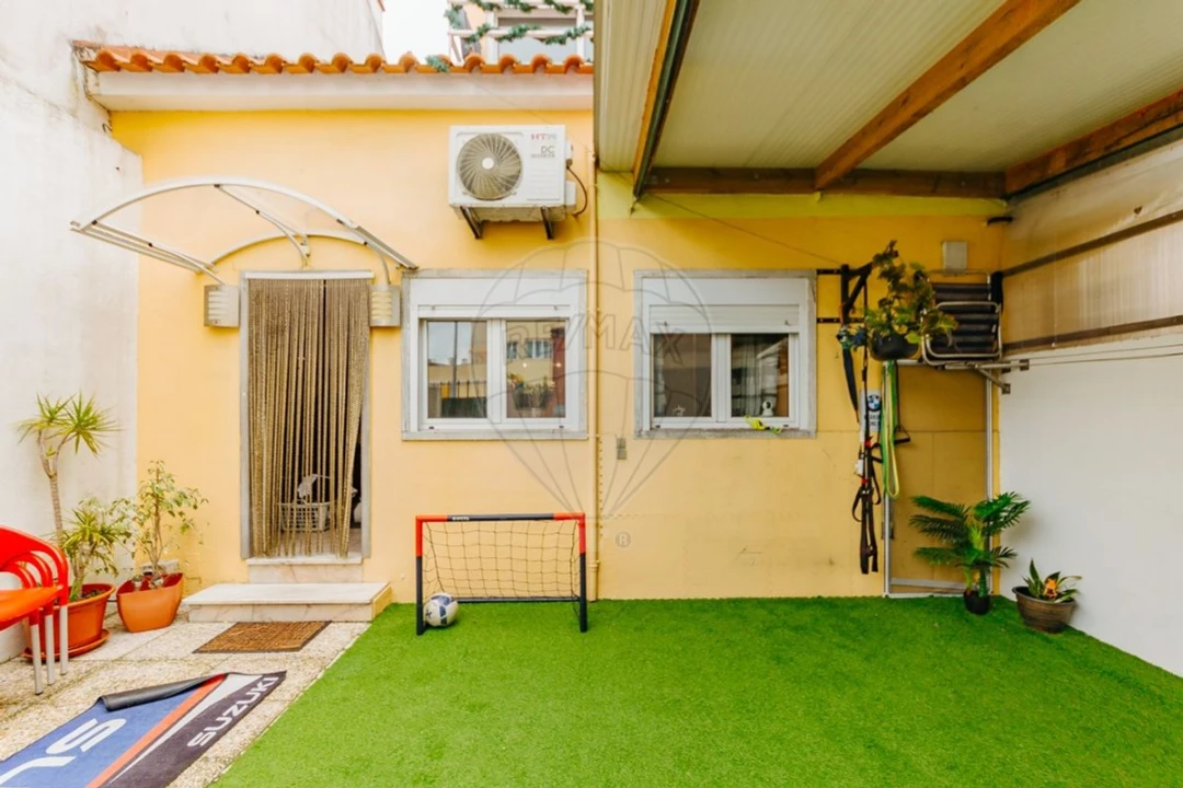 Moradia T3 para Venda em Cacém e São Marcos Foto 47