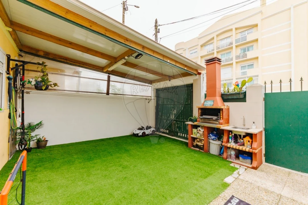 Moradia T3 para Venda em Cacém e São Marcos Foto 44