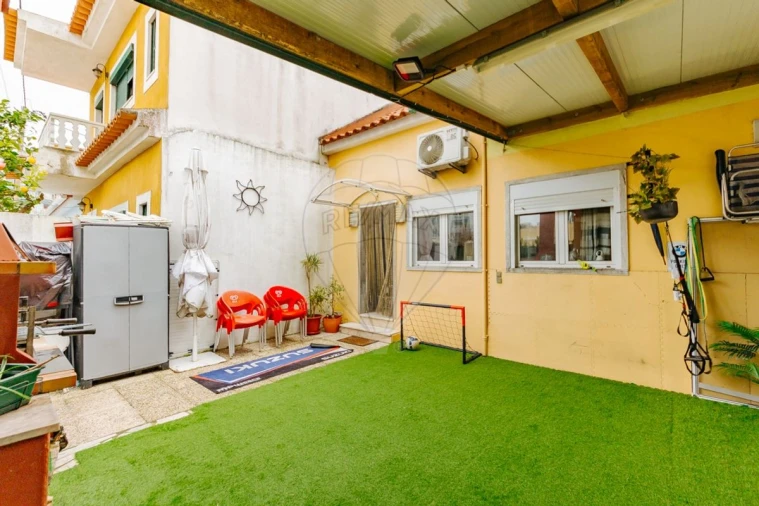 Moradia T3 para Venda em Cacém e São Marcos Foto 48