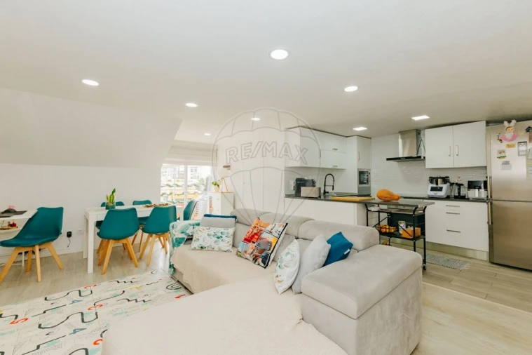 Moradia T3 para Venda em Cacém e São Marcos Foto 1