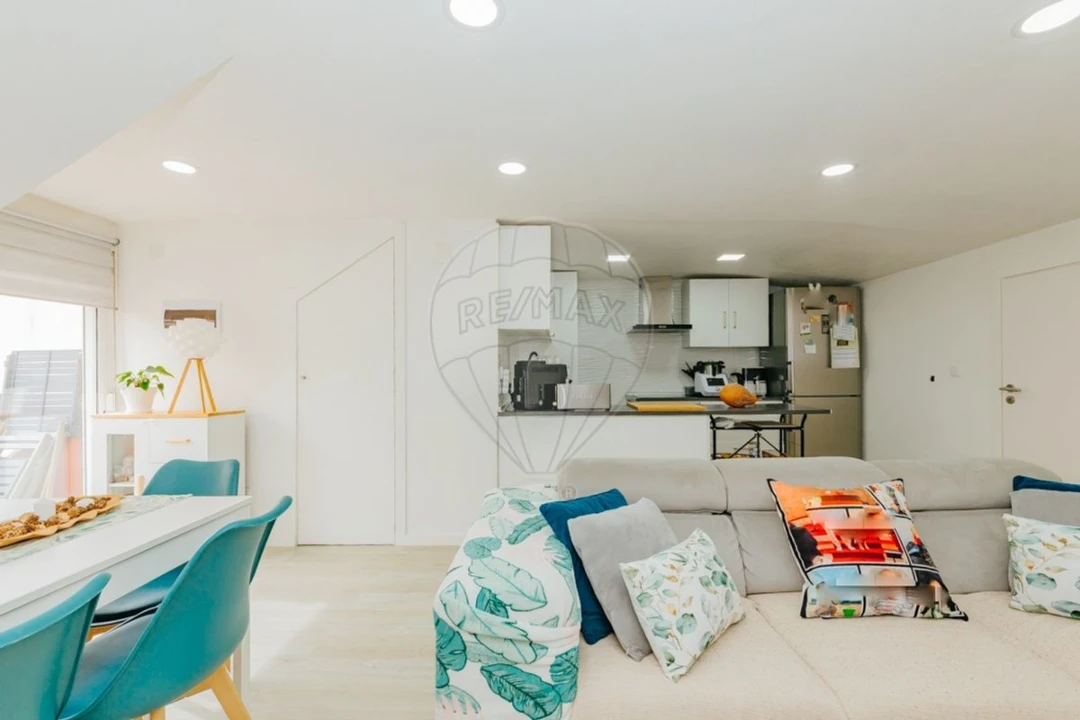 Moradia T3 para Venda em Cacém e São Marcos Foto 3