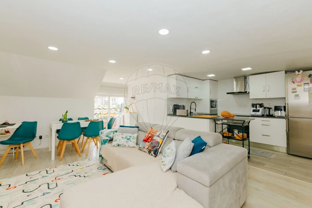 Moradia T3 para Venda em Cacém e São Marcos Foto 1