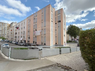 Apartamento T3 para Venda em Carregado e Cadafais
