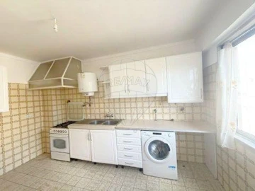 Apartamento T3 para Venda em Carregado e Cadafais