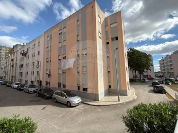 Apartamento T3 para Venda em Carregado e Cadafais