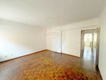 Apartamento T3 para Venda em Carregado e Cadafais