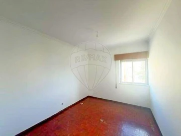 Apartamento T3 para Venda em Carregado e Cadafais