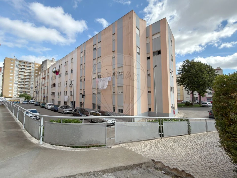Apartamento T3 para Venda em Carregado e Cadafais Foto 5