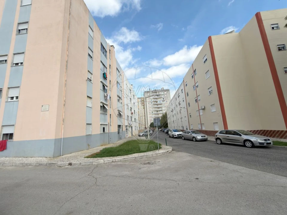Apartamento T3 para Venda em Carregado e Cadafais Foto 6