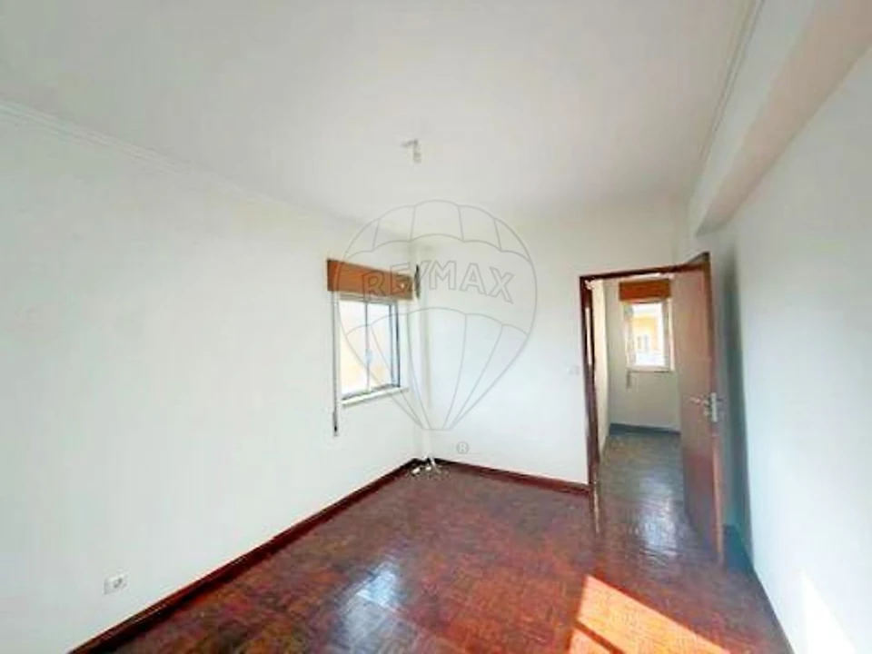 Apartamento T3 para Venda em Carregado e Cadafais Foto 30
