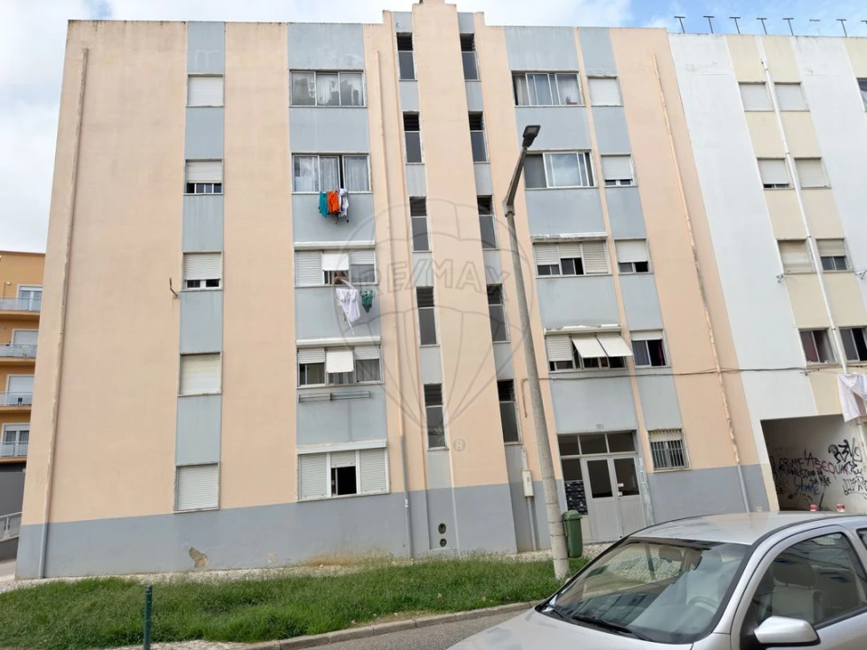 Apartamento T3 para Venda em Carregado e Cadafais Foto 2