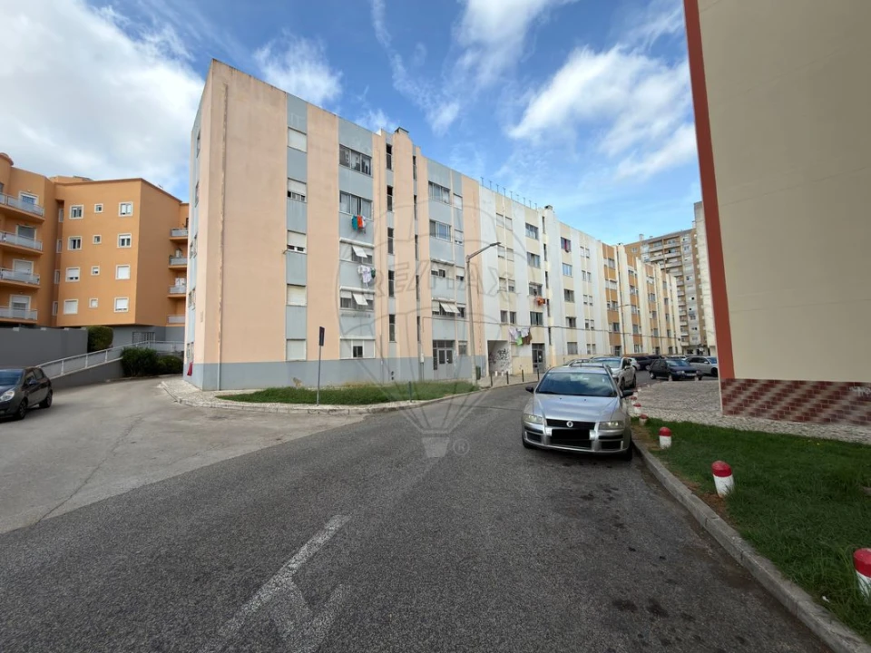 Apartamento T3 para Venda em Carregado e Cadafais Foto 10