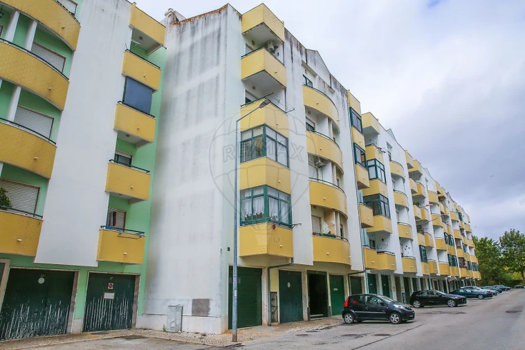 Apartamento T2 para Venda em Castanheira do Ribatejo e Cachoeiras Foto 1