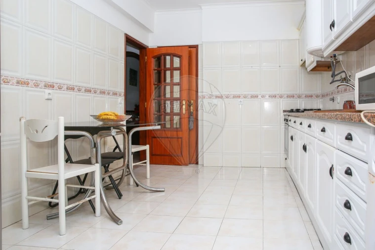 Apartamento T2 para Venda em Castanheira do Ribatejo e Cachoeiras Foto 5