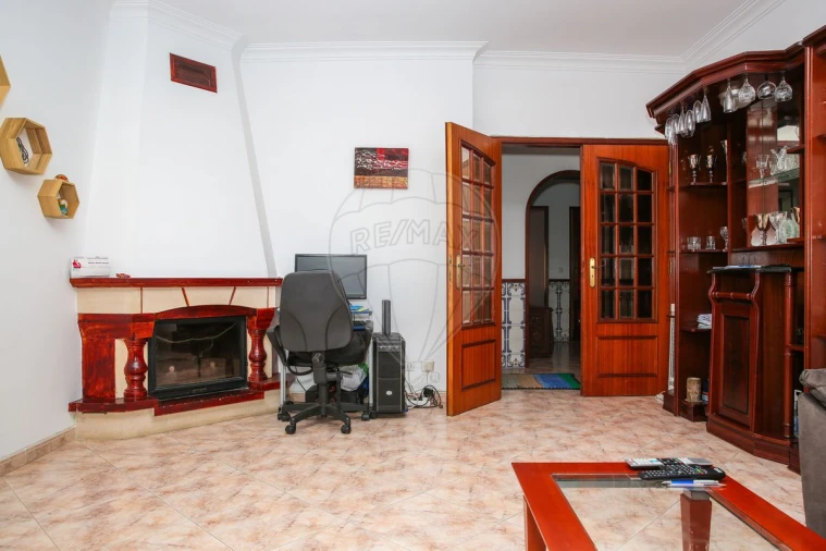 Apartamento T2 para Venda em Castanheira do Ribatejo e Cachoeiras Foto 11