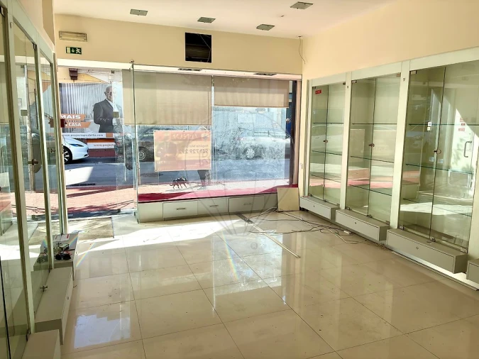 Loja para Arrendamento em Espinho Foto 2