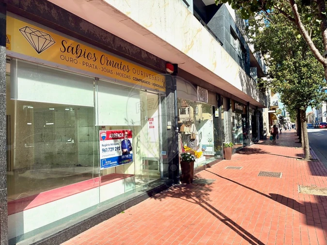 Loja para Arrendamento em Espinho Foto 9