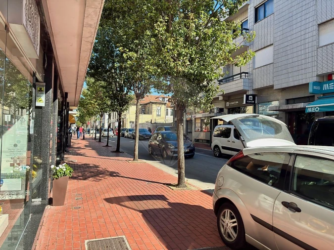 Loja para Arrendamento em Espinho Foto 10