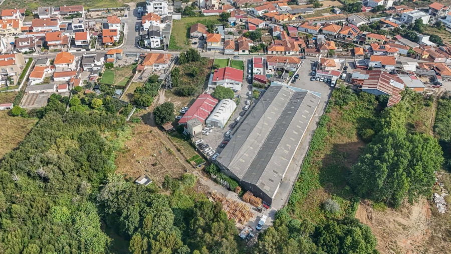 Armazém para Venda em Serzedo e Perosinho Foto 1