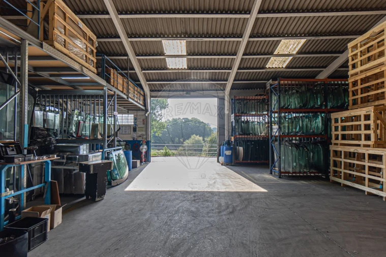 Armazém para Venda em Serzedo e Perosinho Foto 7