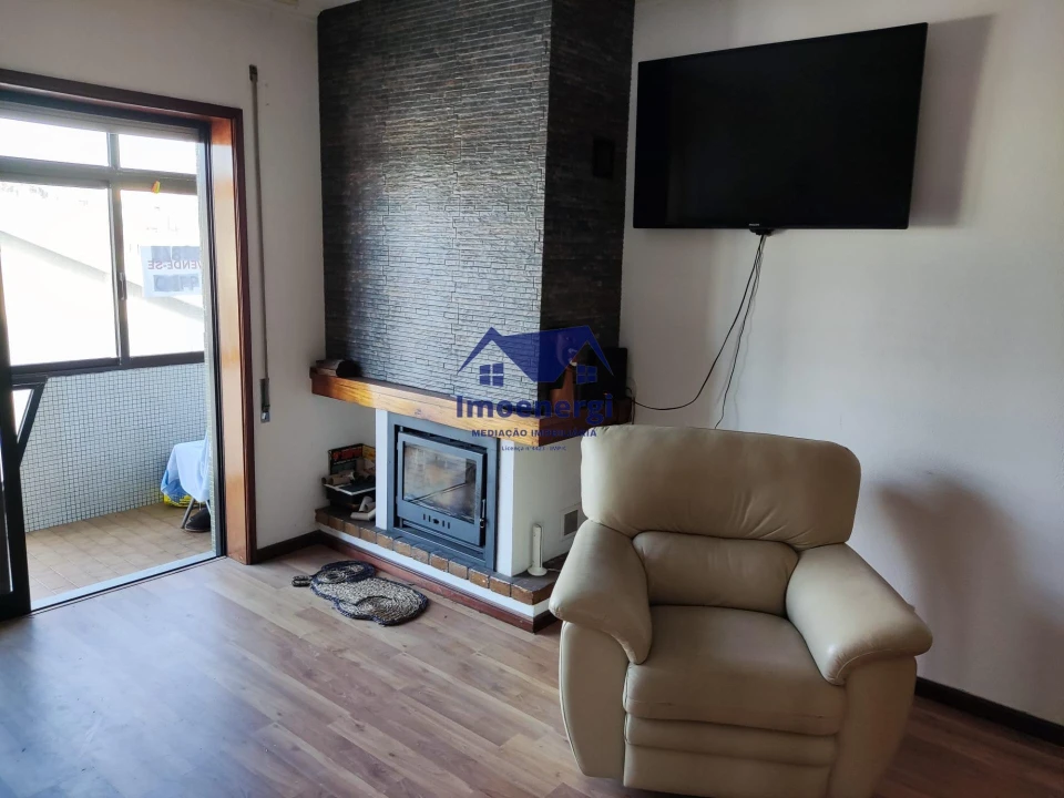 Apartamento T1 para Venda em Arvore Foto 3