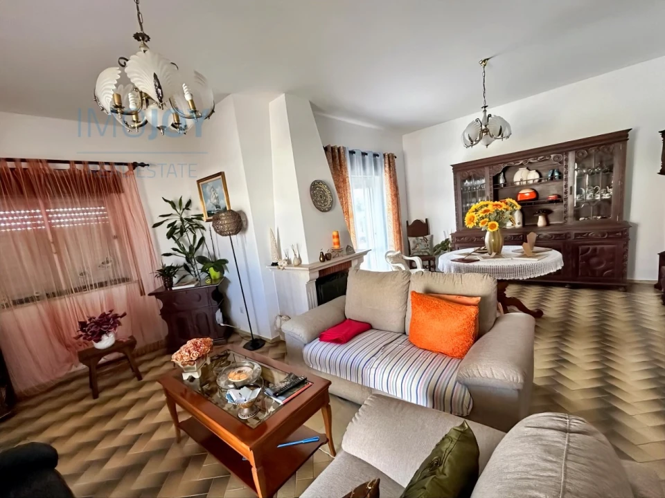 Moradia T4 para Venda em Rogil Foto 5