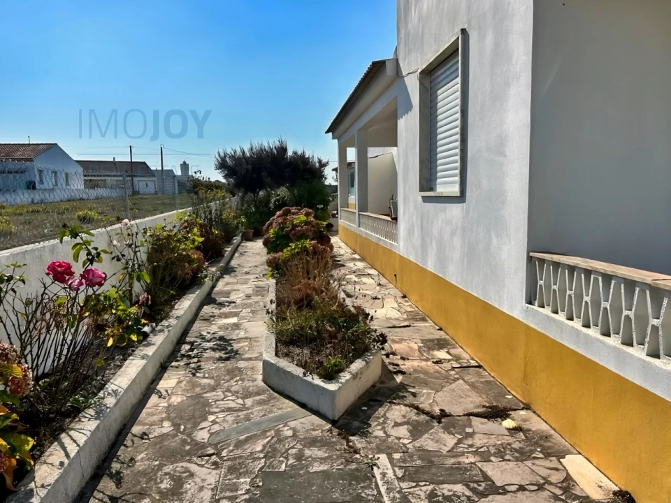 Moradia T4 para Venda em Rogil Foto 36