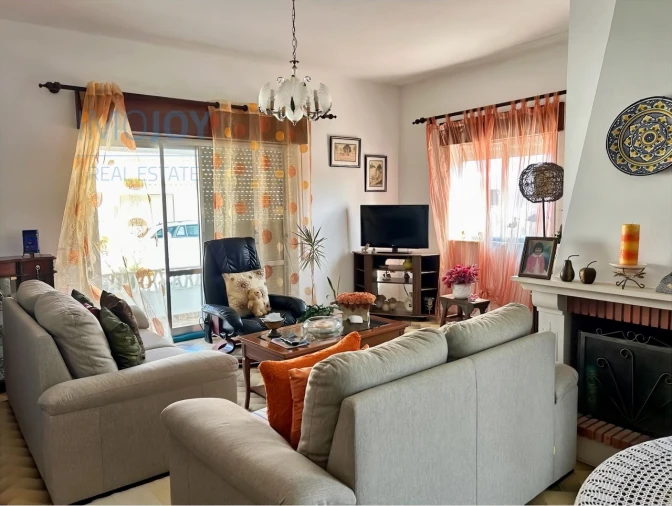 Moradia T4 para Venda em Rogil Foto 2