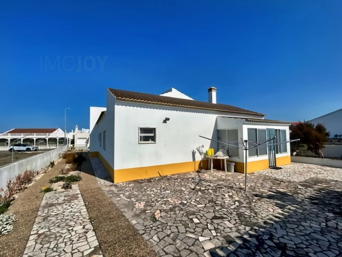 Moradia T4 para Venda em Rogil Foto 32