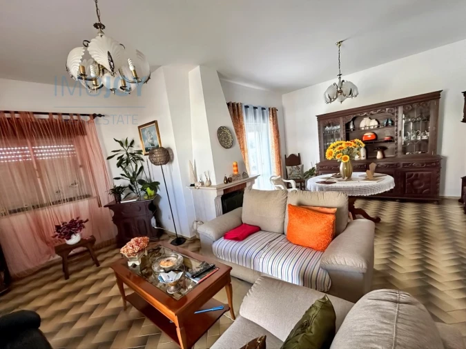 Moradia T4 para Venda em Rogil Foto 5