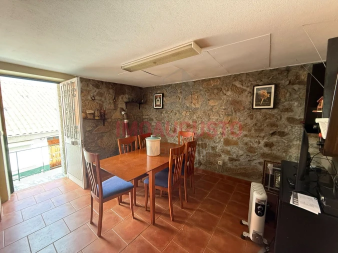 Moradia T4 para Venda em Manteigas (São Pedro) Foto 2