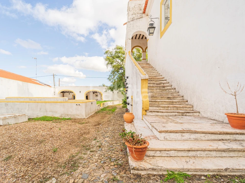 Quinta T5 para Venda em Assunção, Ajuda, Salvador e Santo Ildefonso Foto 2