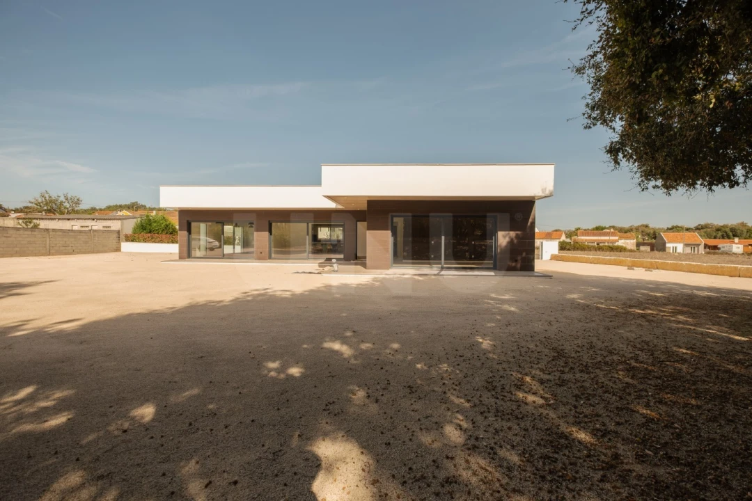 Moradia T3 para Venda em Turquel Foto 47