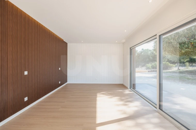 Moradia T3 para Venda em Turquel Foto 5