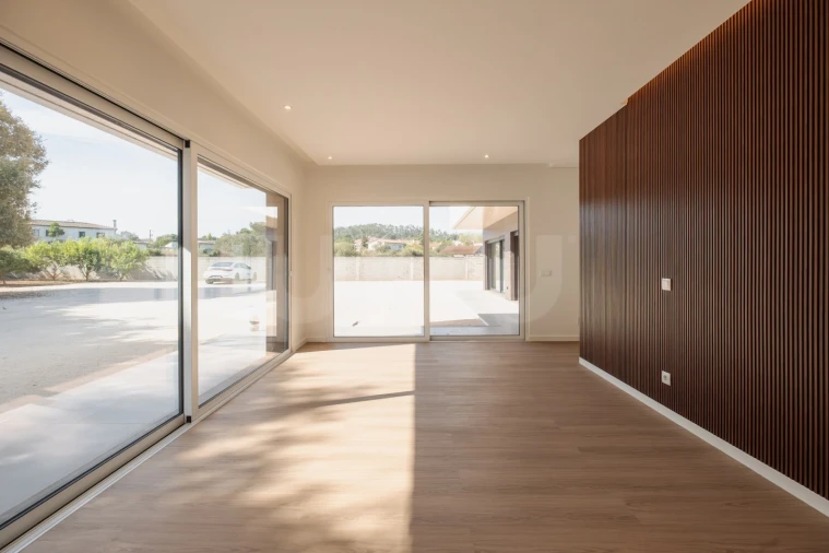 Moradia T3 para Venda em Turquel Foto 7