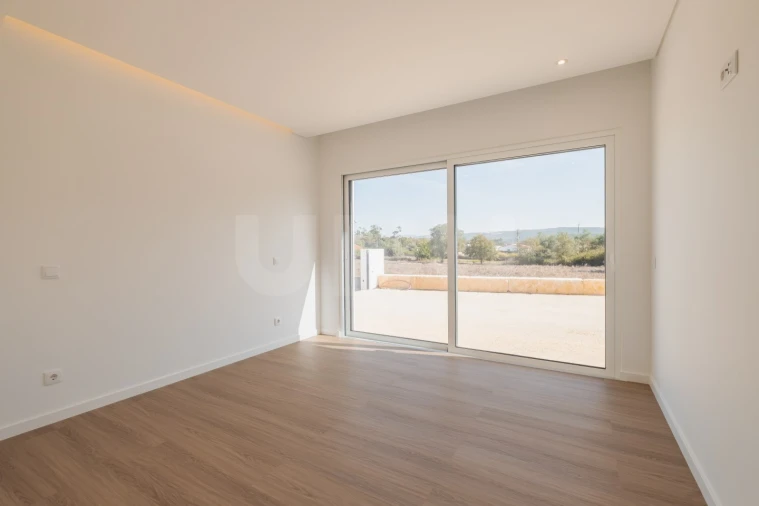 Moradia T3 para Venda em Turquel Foto 30