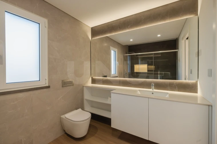 Moradia T3 para Venda em Turquel Foto 37