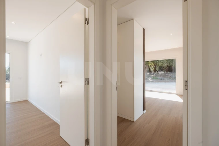 Moradia T3 para Venda em Turquel Foto 38