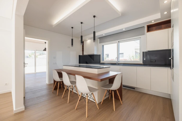 Moradia T3 para Venda em Turquel Foto 10