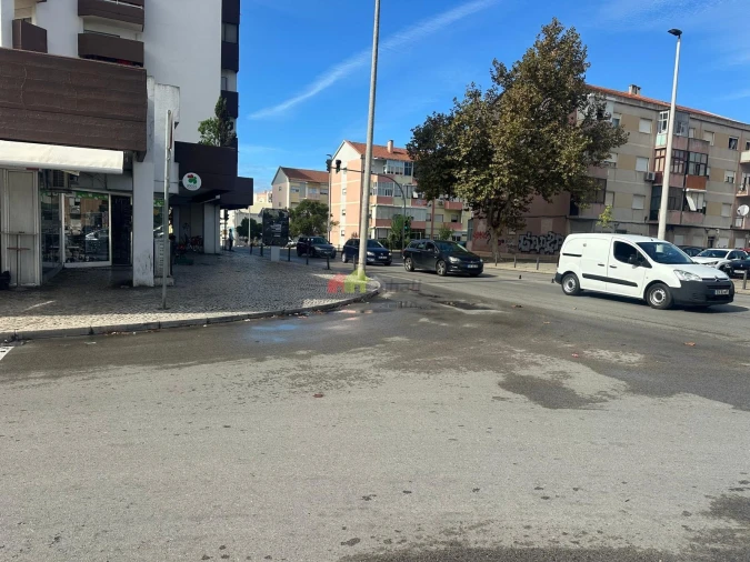 Negócio para Arrendamento em Alto do Seixalinho, Santo André e Verderena Foto 4