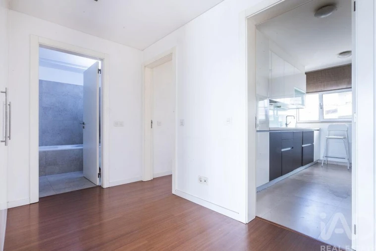 Apartamento T1 para Venda em Algés, Linda-A-Velha e Cruz Quebrada-Dafundo Foto 5